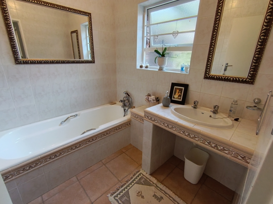 4 Bedroom Property for Sale in Boskloof Eastern Cape